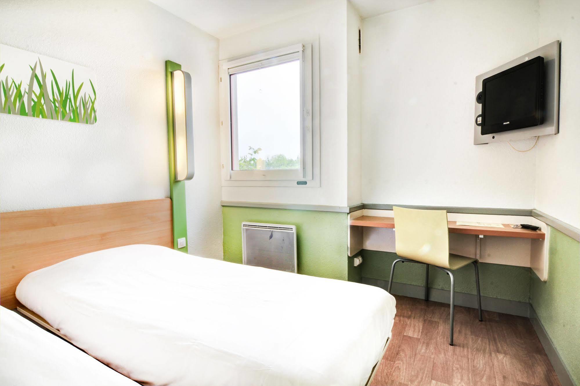 ไอบิส บัดเจ็ต ชาโตเดิง Hotel ชาโตว์ดอง ภายนอก รูปภาพ
